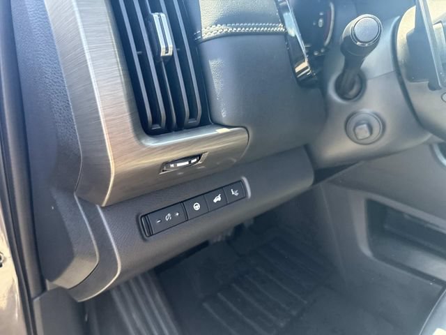 Used 2023 Nissan Pathfinder Platinum AWD/4WD image 22