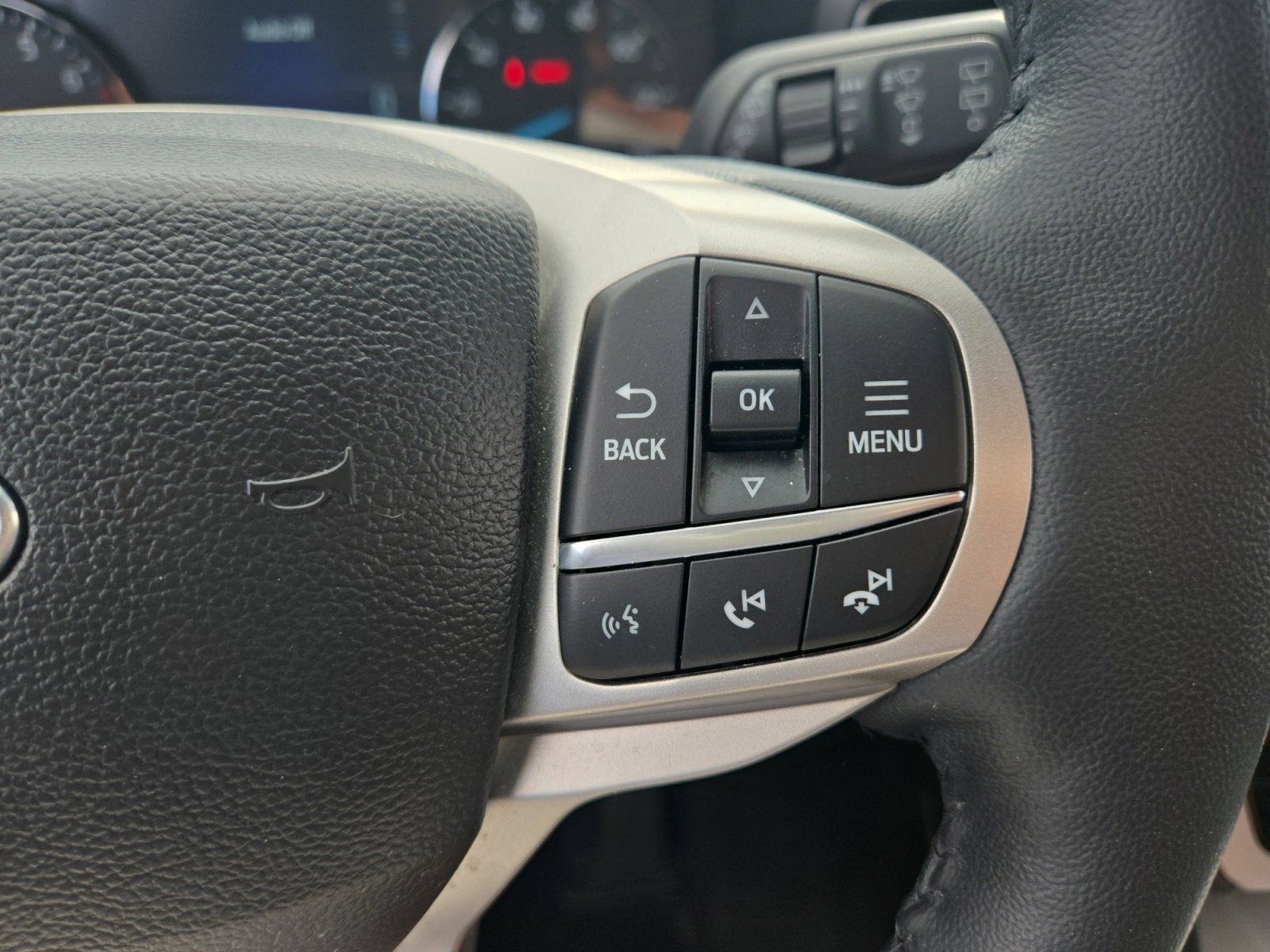 Certified 2023 Ford Explorer XLT w/ Equipment Group 202A AWD/4WD image 15