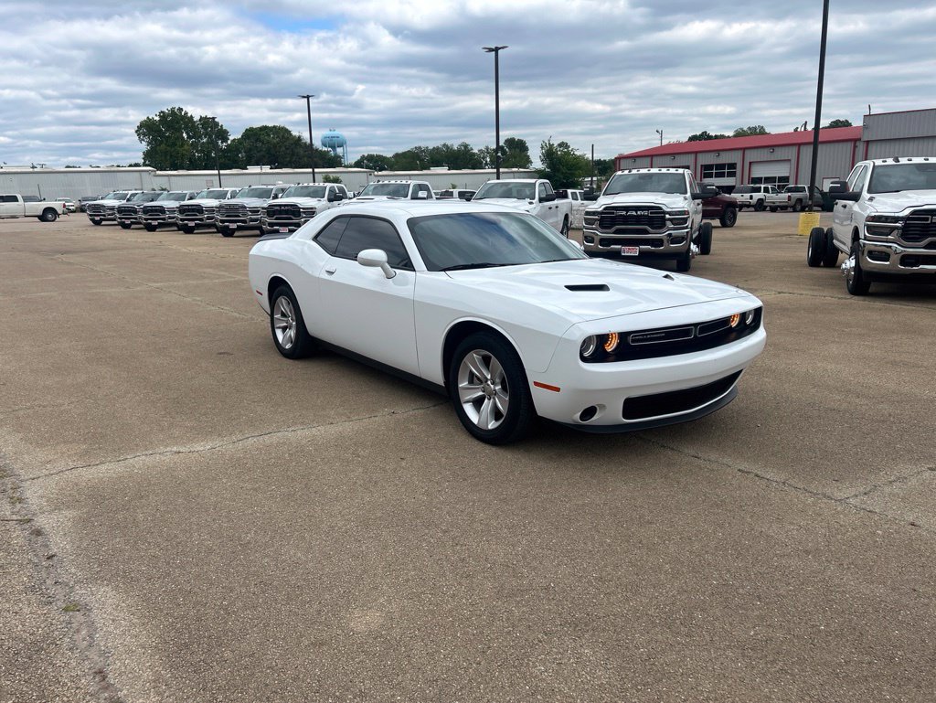 Used 2023 Dodge Challenger SXT RWD image 7
