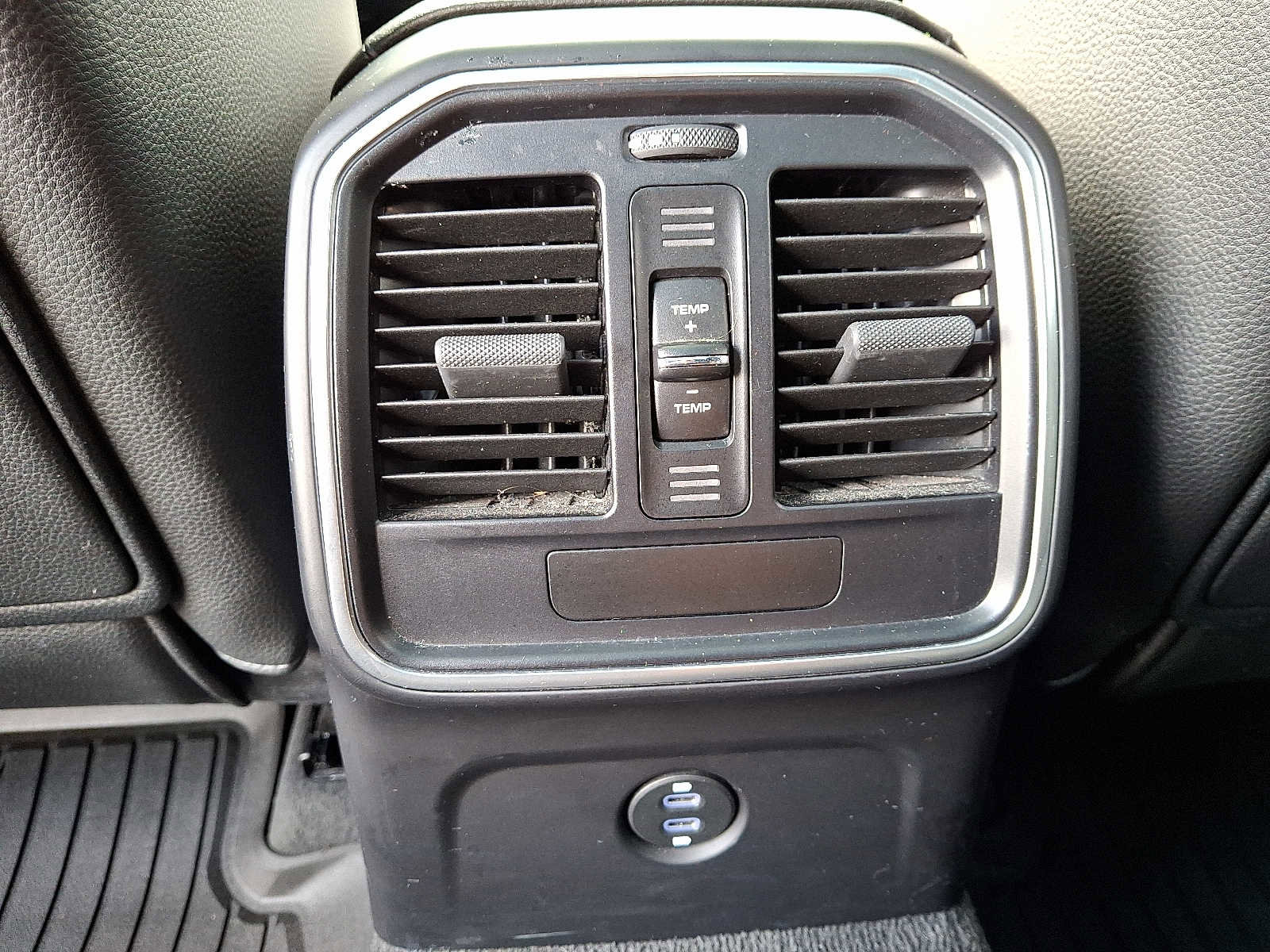 Used 2020 Porsche Macan image 11