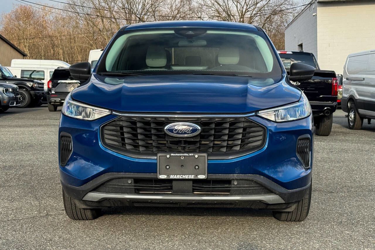Used 2023 Ford Escape Active w/ Tech Pack #1 AWD/4WD image 8