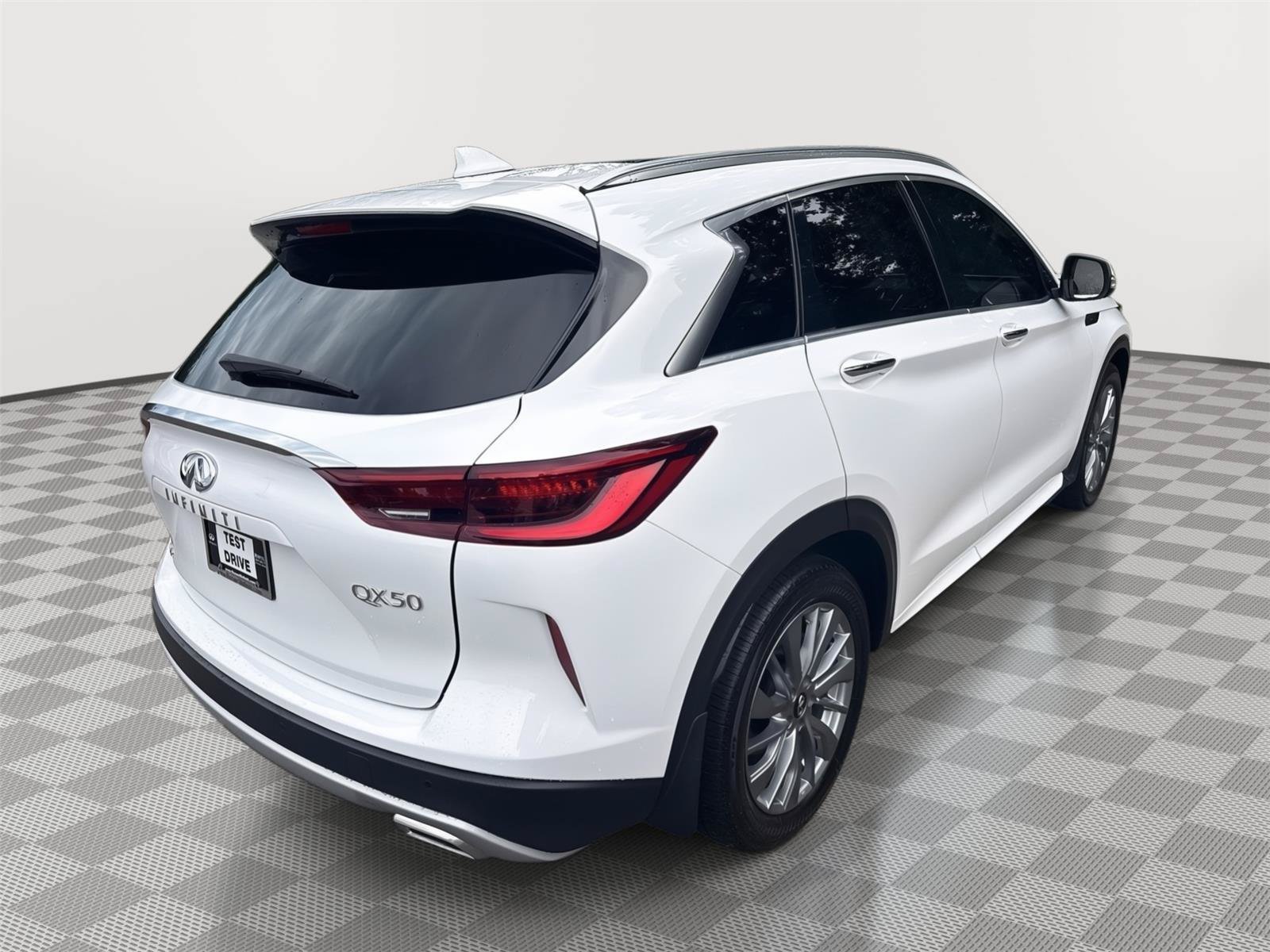 Used 2025 INFINITI QX50 Luxe AWD/4WD image 6