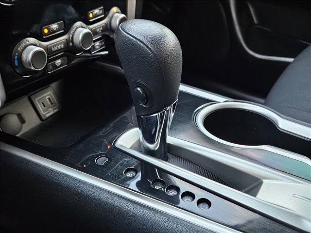 Used 2019 Nissan Pathfinder S image 11