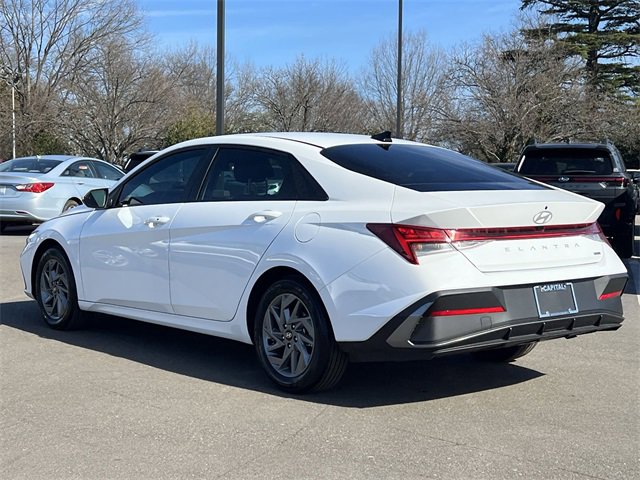 Certified 2025 Hyundai Elantra Blue image 30