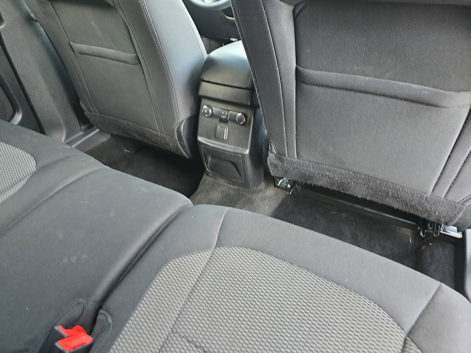 Used 2018 Ford Explorer XLT image 33