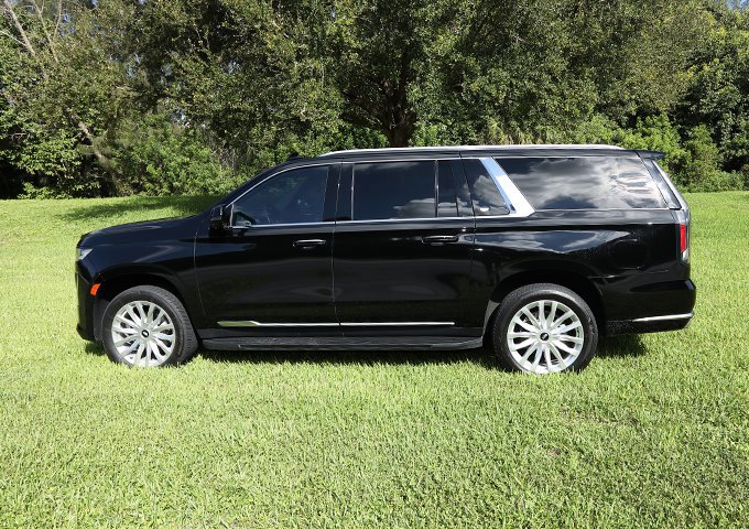 Used 2023 Cadillac Escalade ESV Luxury image 6