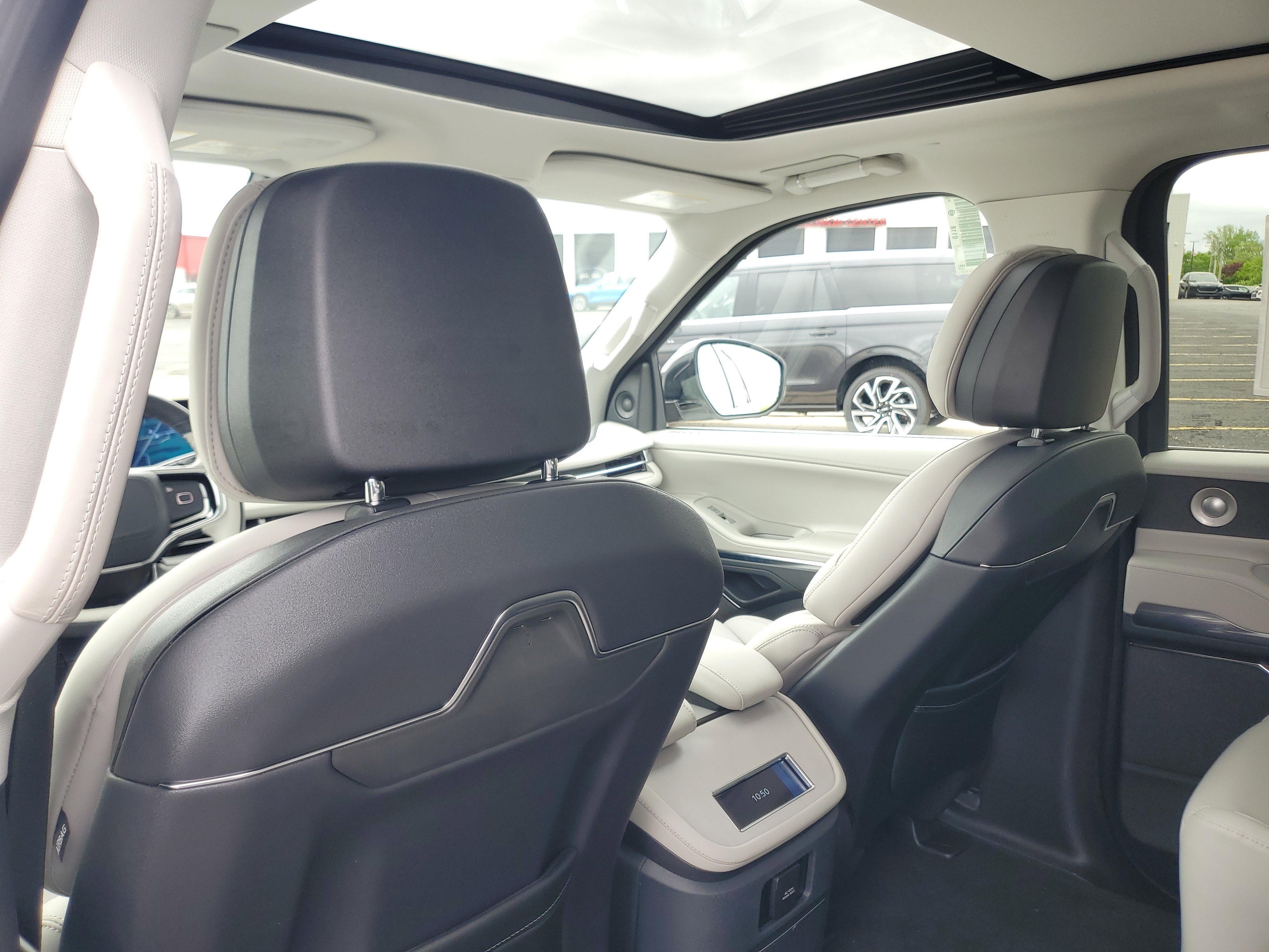 New 2026 Lincoln Navigator L Reserve AWD/4WD image 28