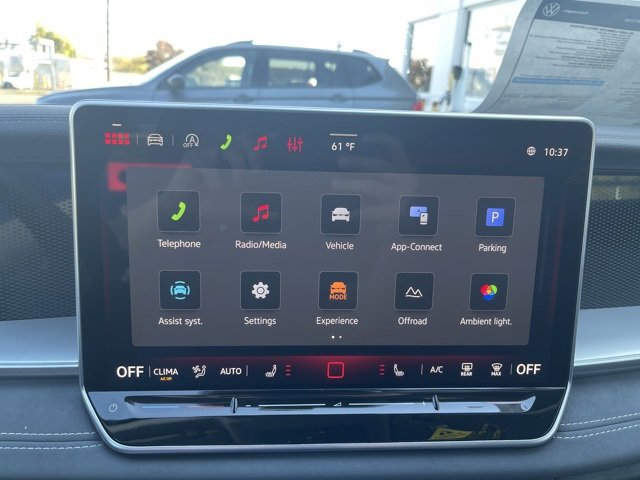 New 2026 Volkswagen Tiguan SE image 17