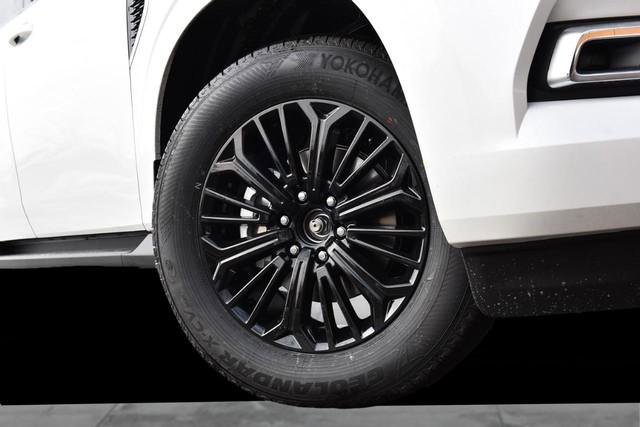 New 2026 Nissan Armada SL w/ Captain's Chari Seat Package image 3