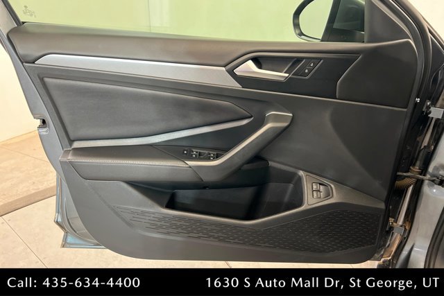 Used 2022 Volkswagen Jetta SE image 14
