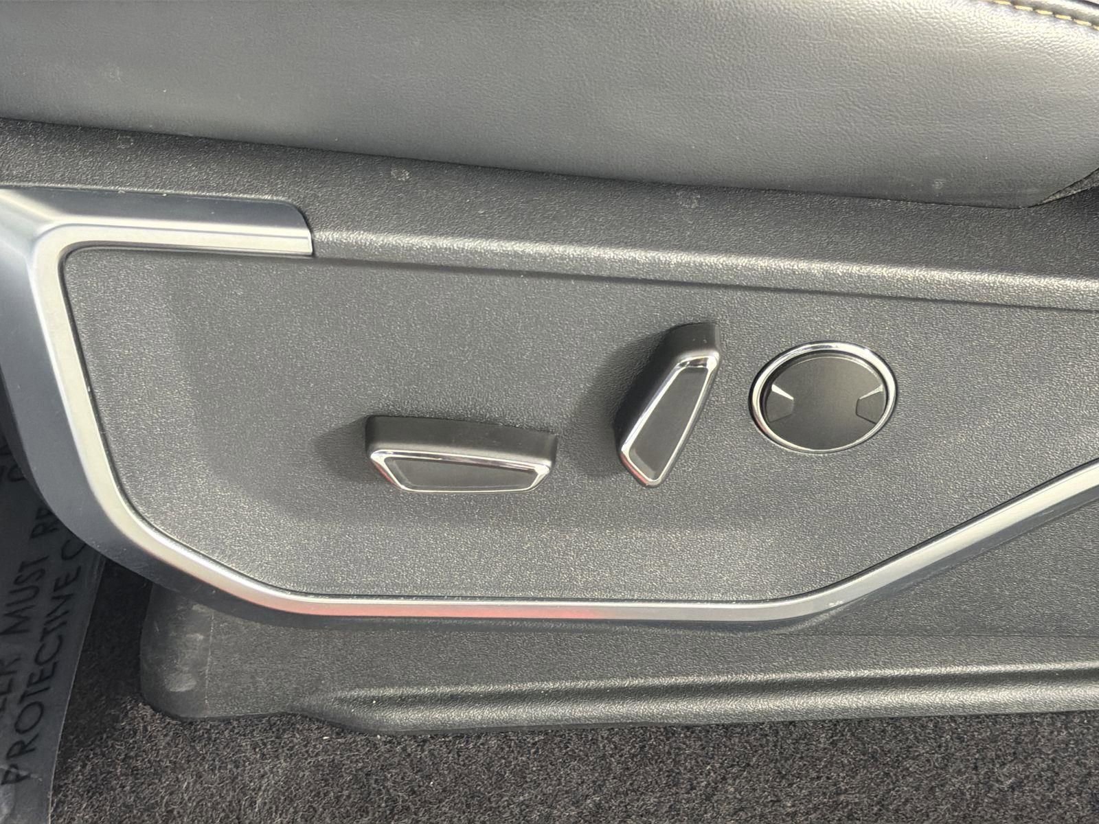 Used 2023 Ford F150 Raptor w/ Raptor Carbon Fiber Package image 24