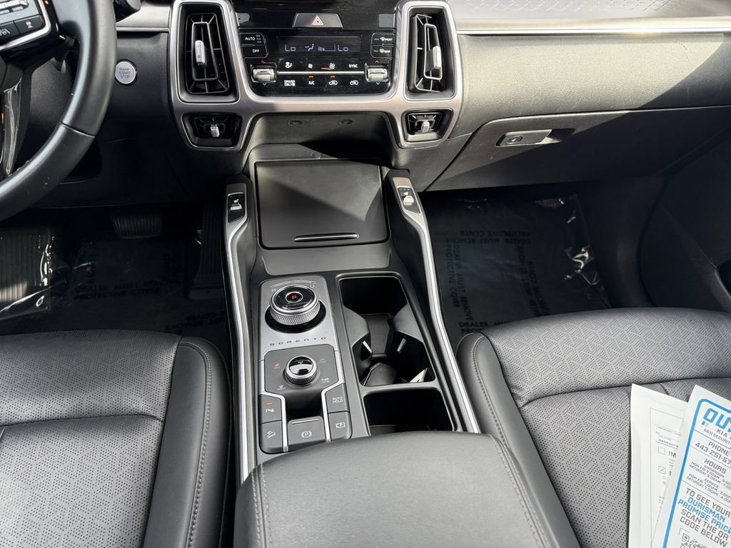 Used 2023 Kia Sorento EX AWD/4WD image 11