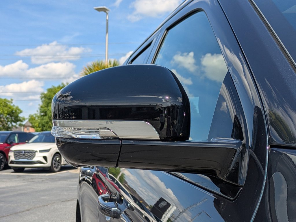 New 2026 Lincoln Navigator Reserve w/ Jet Appearance Package AWD/4WD image 12