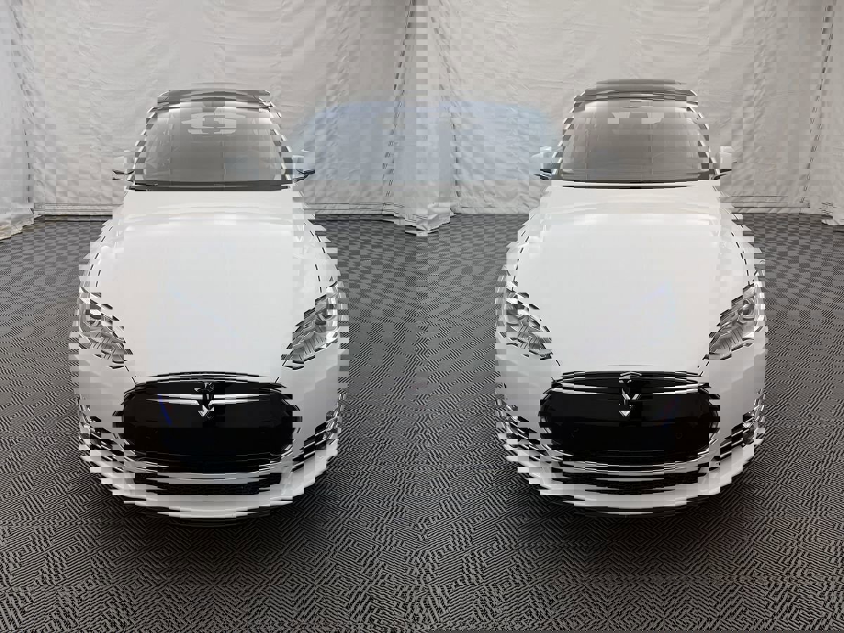 Used 2013 Tesla Model S Performance image 3