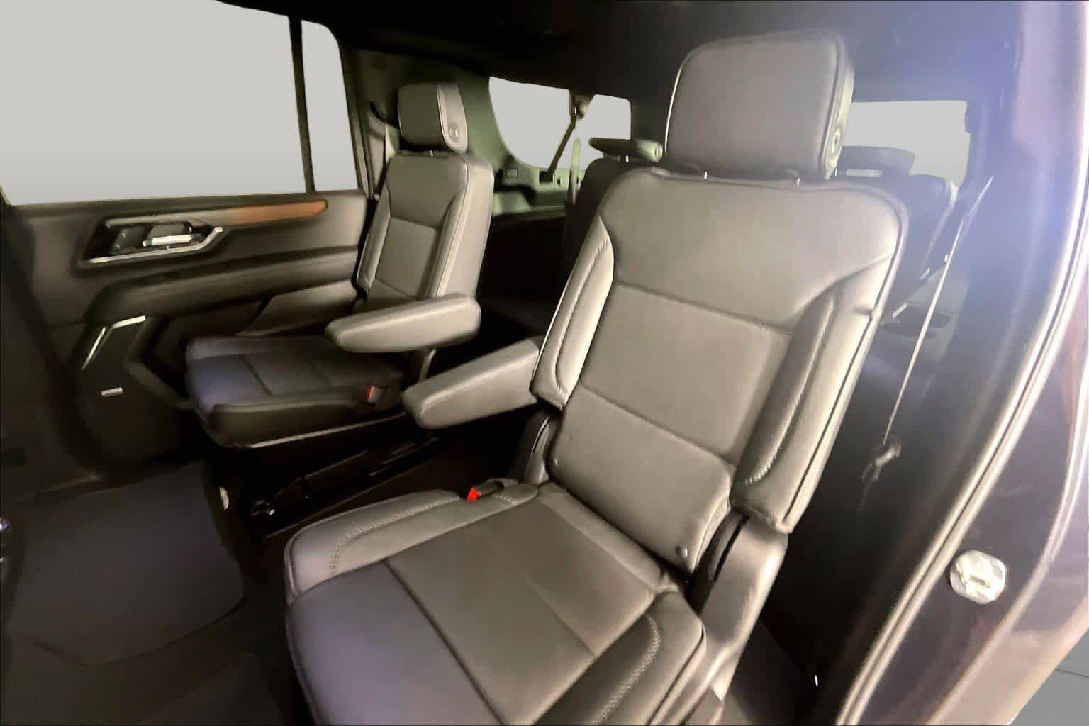 Used 2025 GMC Yukon XL Denali w/ Sun & Power Step Package AWD/4WD image 19