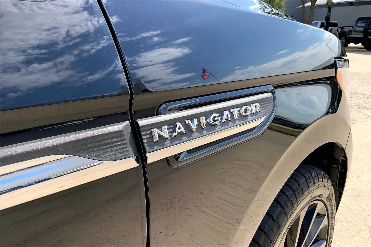 Used 2022 Lincoln Navigator Reserve AWD/4WD image 10