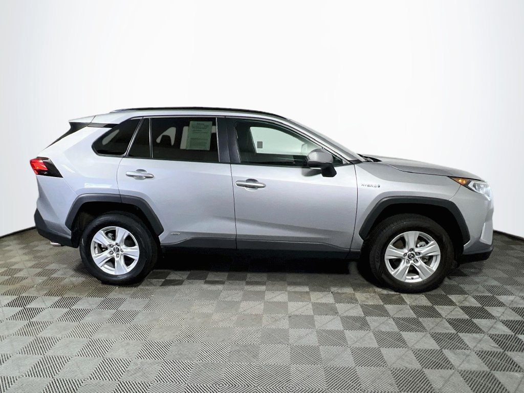 Certified 2020 Toyota RAV4 XLE w/ XLE Grade Weather Package AWD/4WD image 8