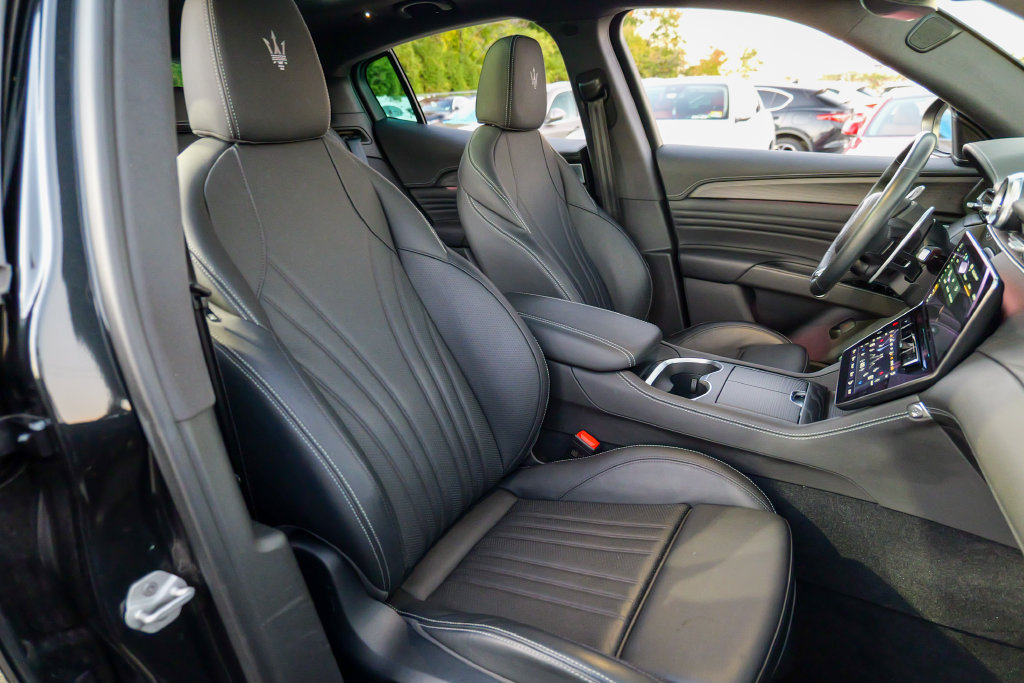 Used 2023 Maserati Grecale Modena AWD/4WD image 37
