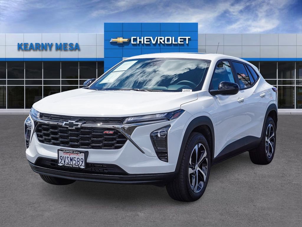 Used 2026 Chevrolet Trax RS w/ Sunroof Package image 3