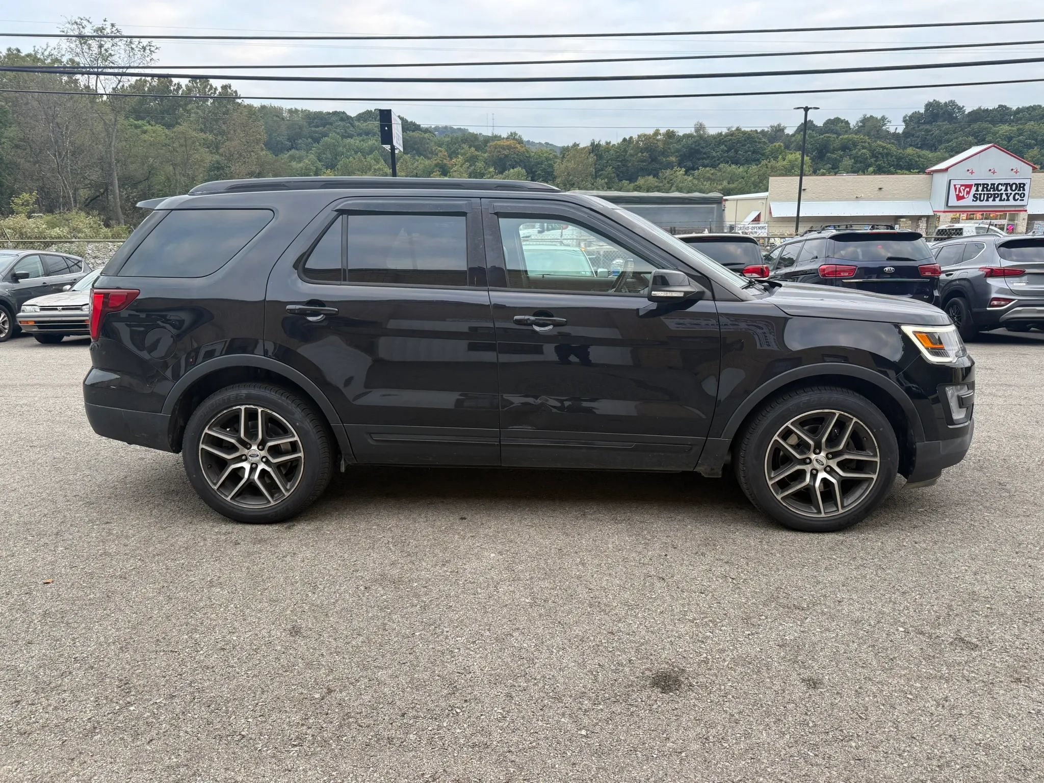 Used 2016 Ford Explorer Sport AWD/4WD image 4