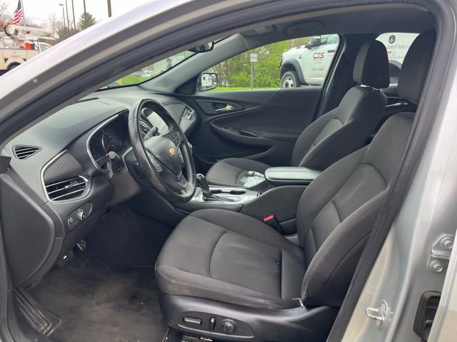 Used 2017 Chevrolet Malibu LT image 12