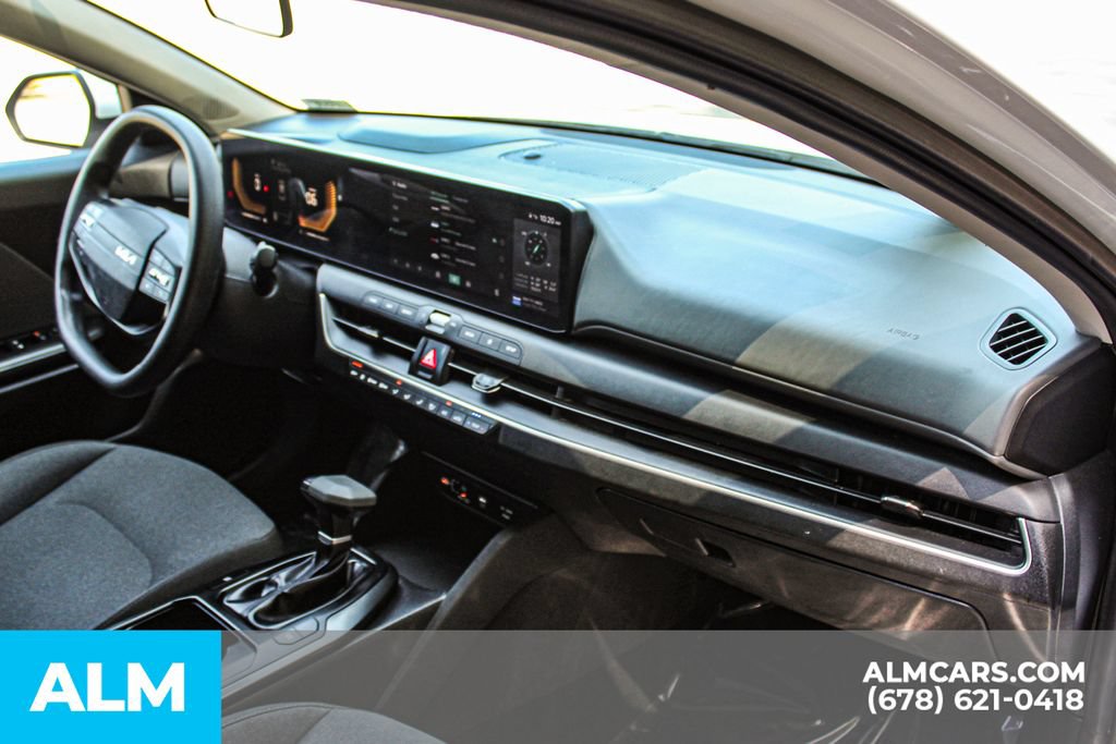 Used 2025 Kia K4 FWD image 22