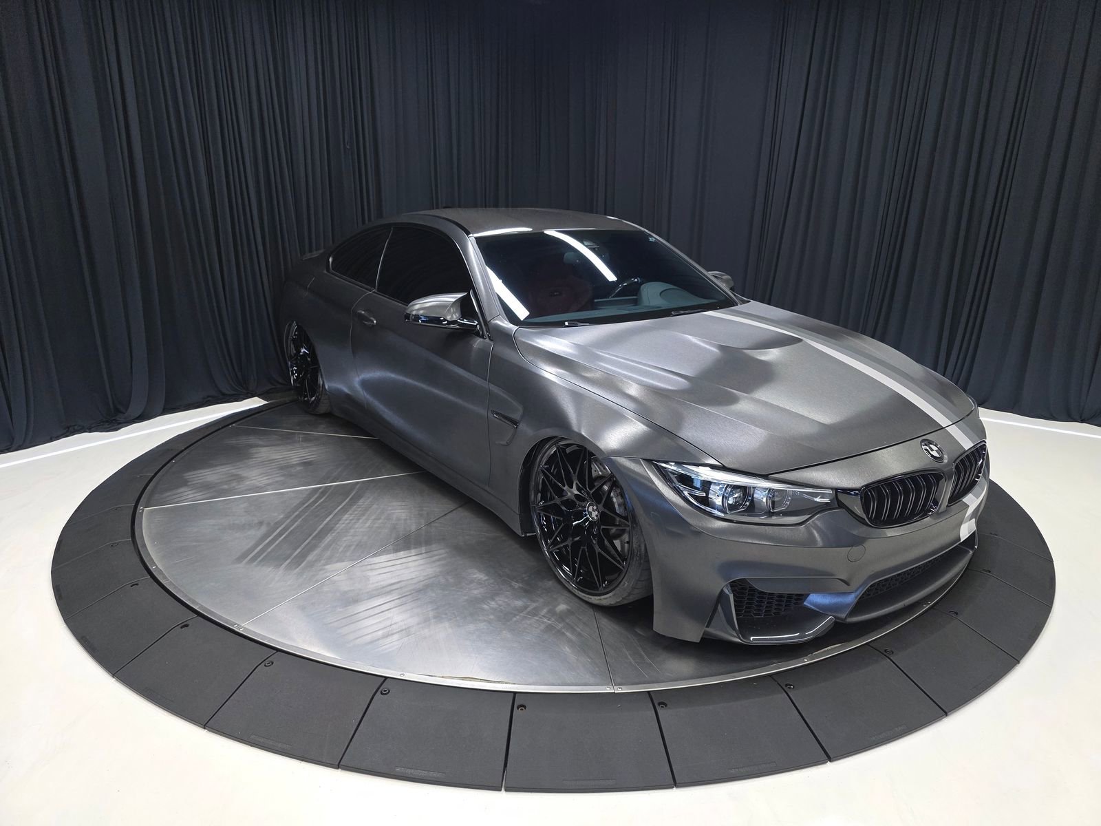 Used 2019 BMW M4 Coupe w/ Competition Package RWD image 7