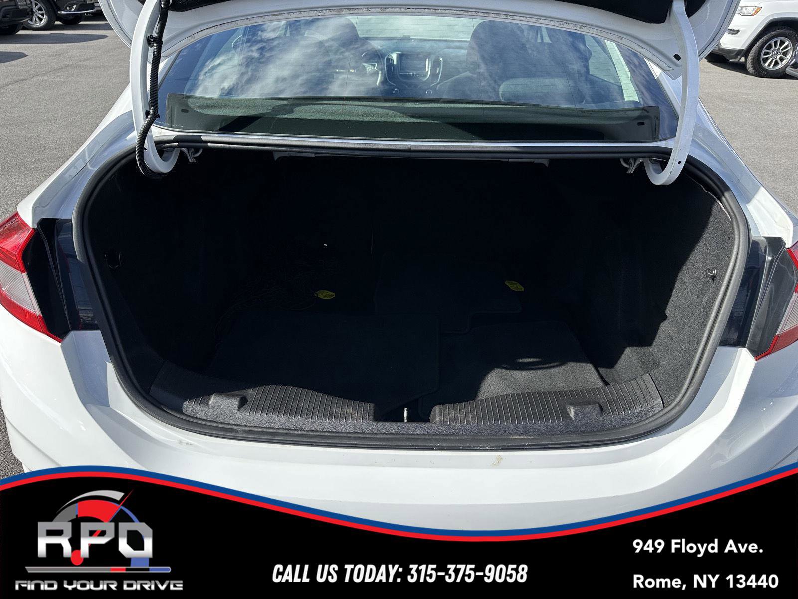 Used 2018 Chevrolet Cruze LT FWD image 29
