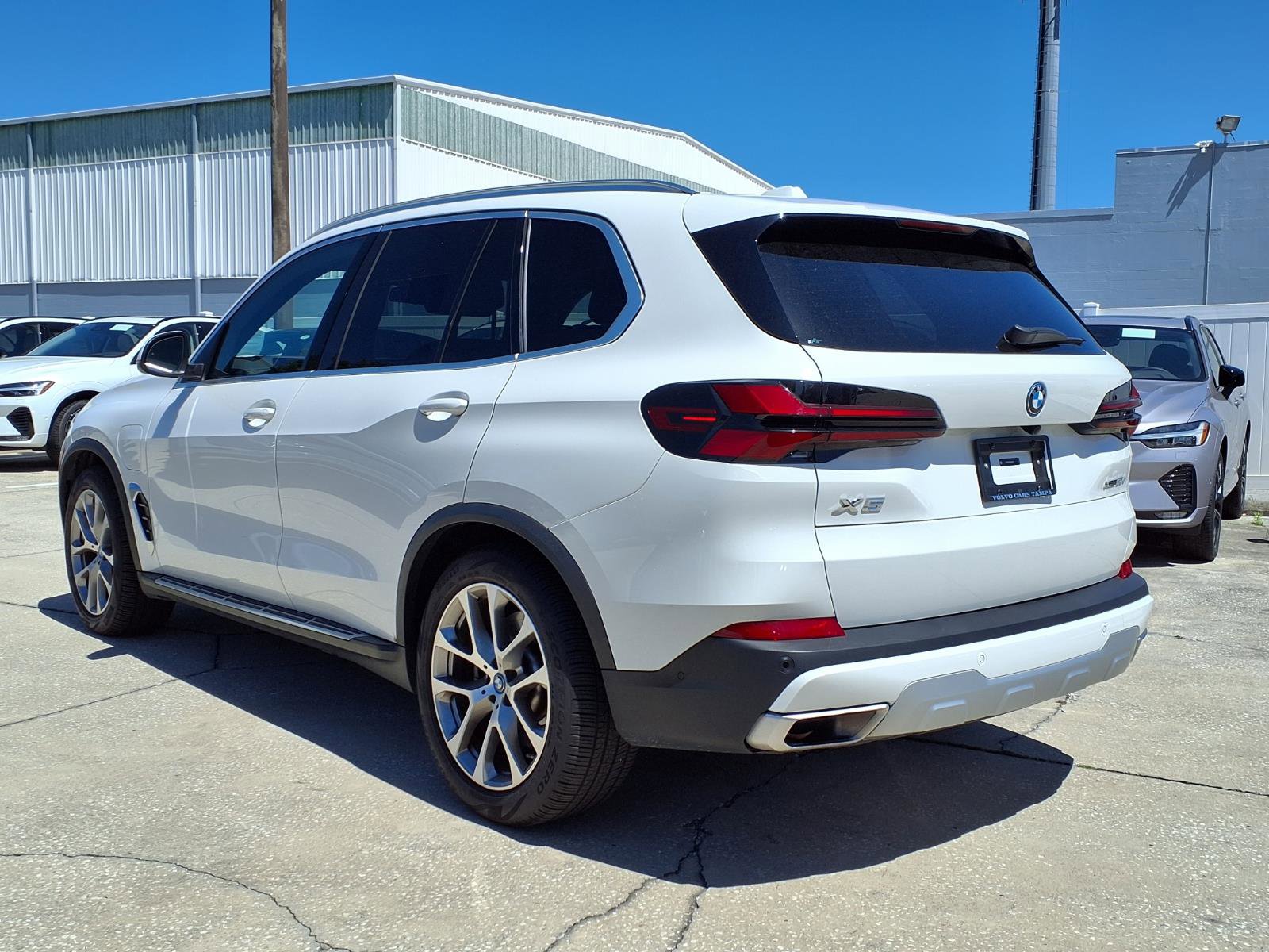 Used 2025 BMW X5 xDrive50e AWD/4WD image 5