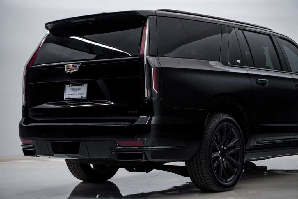 Used 2022 Cadillac Escalade ESV Sport w/ Touring Package AWD/4WD image 12