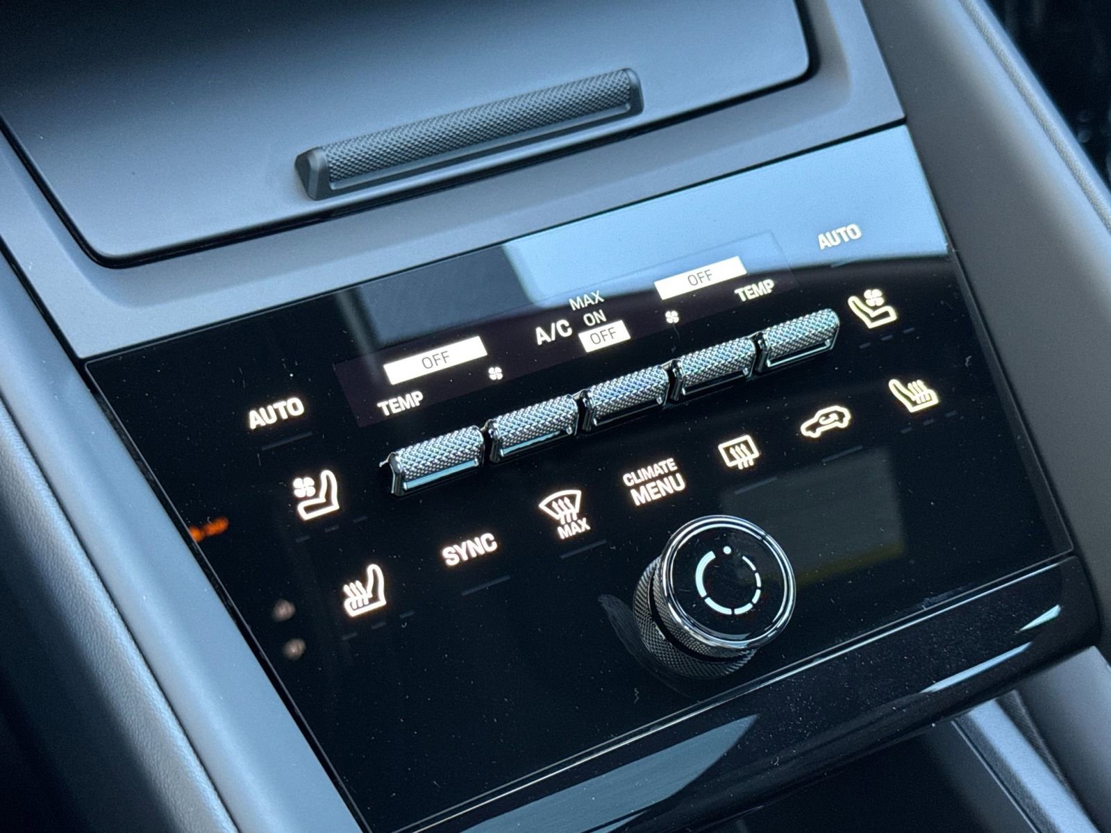 New 2026 Porsche Macan 4 Electric image 25