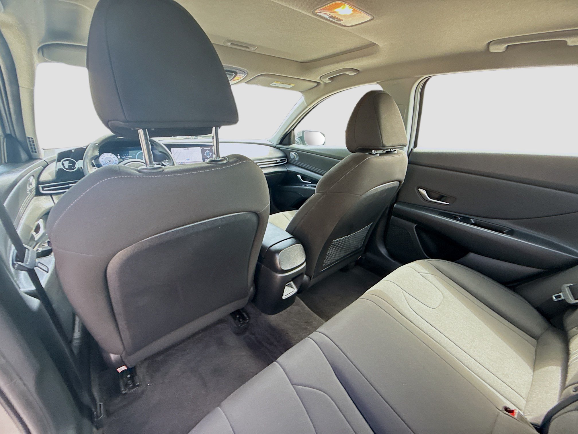 Used 2025 Hyundai Elantra SEL w/ Cargo Package FWD image 22