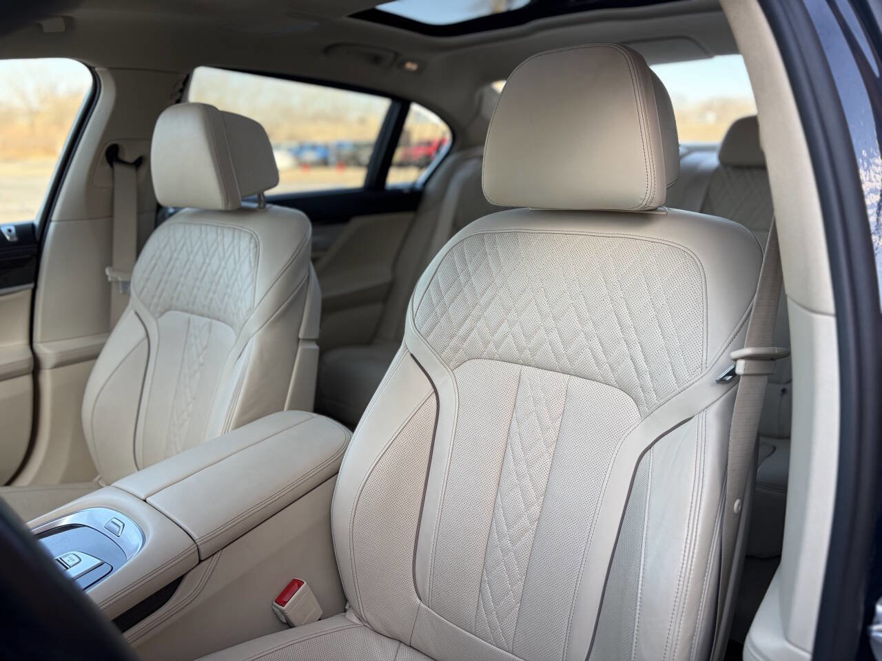 Used 2017 BMW 740i xDrive 740i xDrive AWD 4dr Sedan image 18