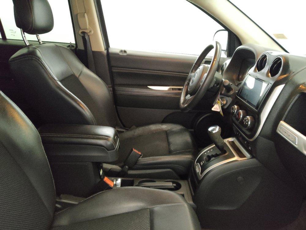 Used 2014 Jeep Compass Latitude w/ Sun/Sound Group AWD/4WD image 21