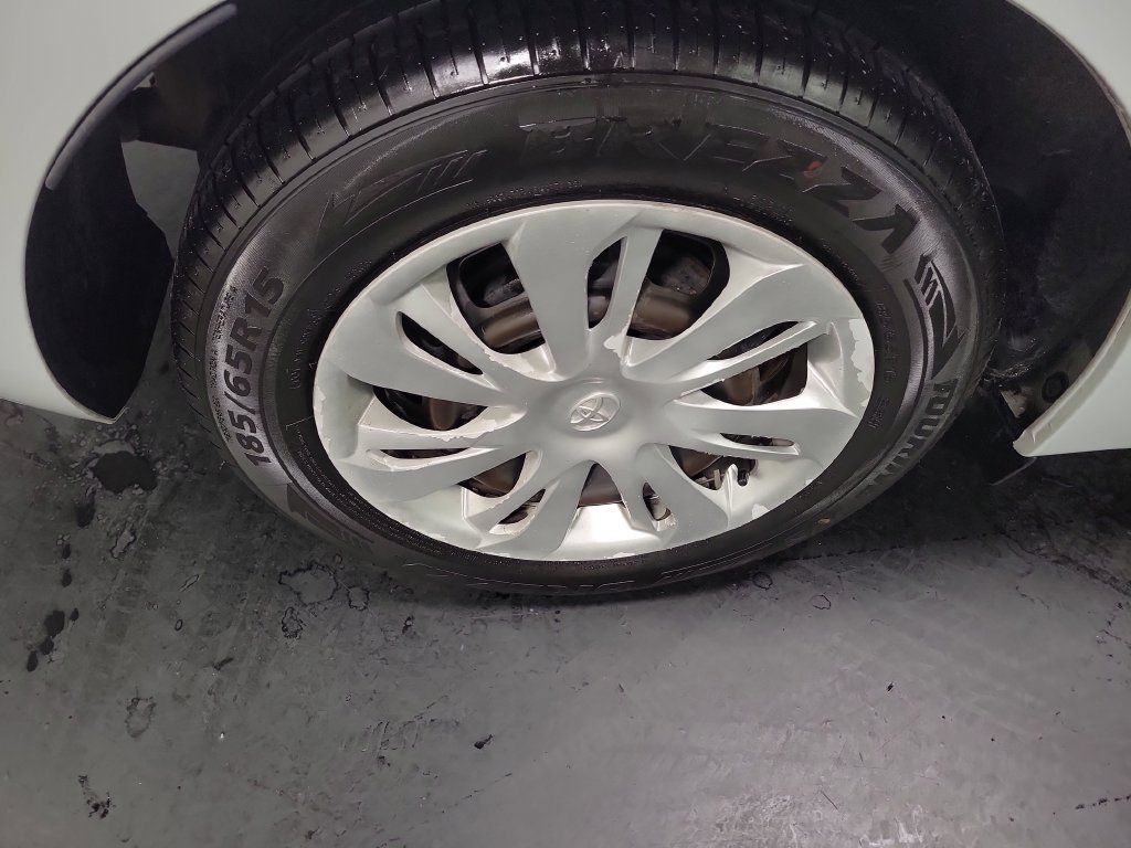 Used 2019 Toyota Yaris L FWD image 11