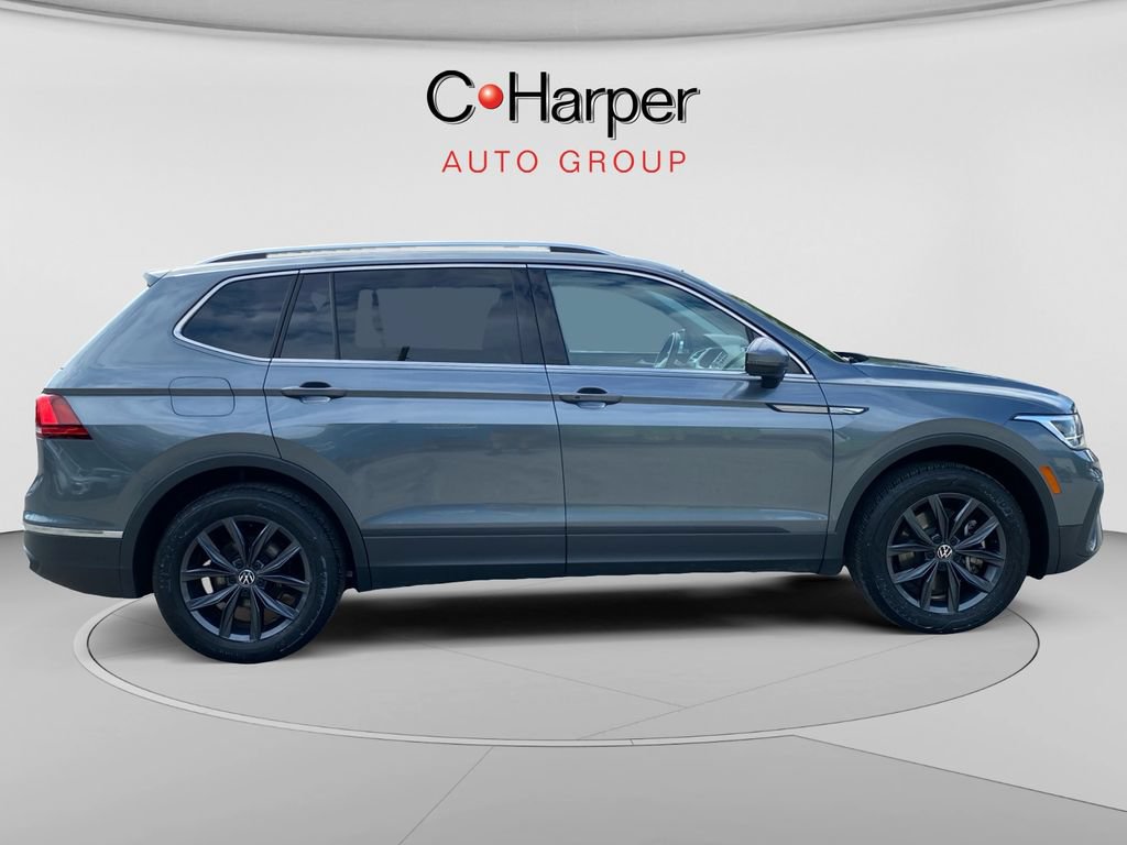 Used 2023 Volkswagen Tiguan SE AWD/4WD image 2