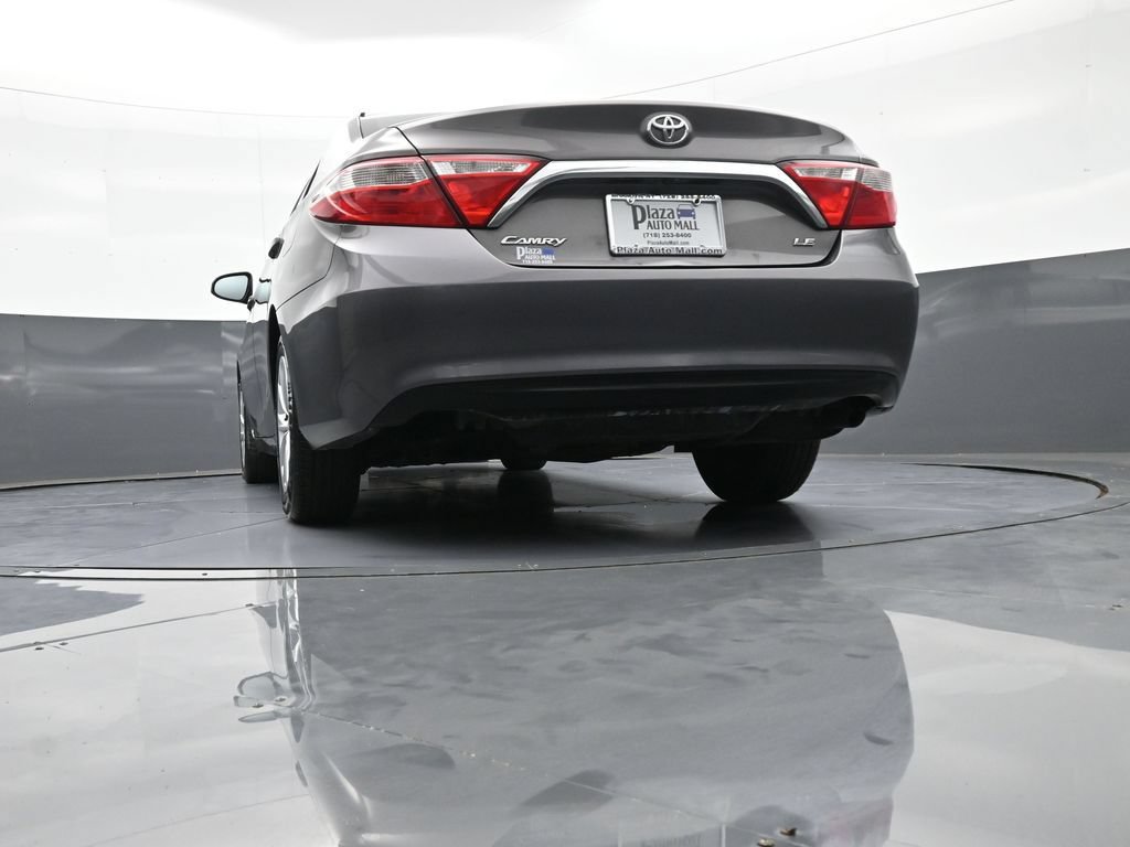 Used 2016 Toyota Camry LE FWD image 30