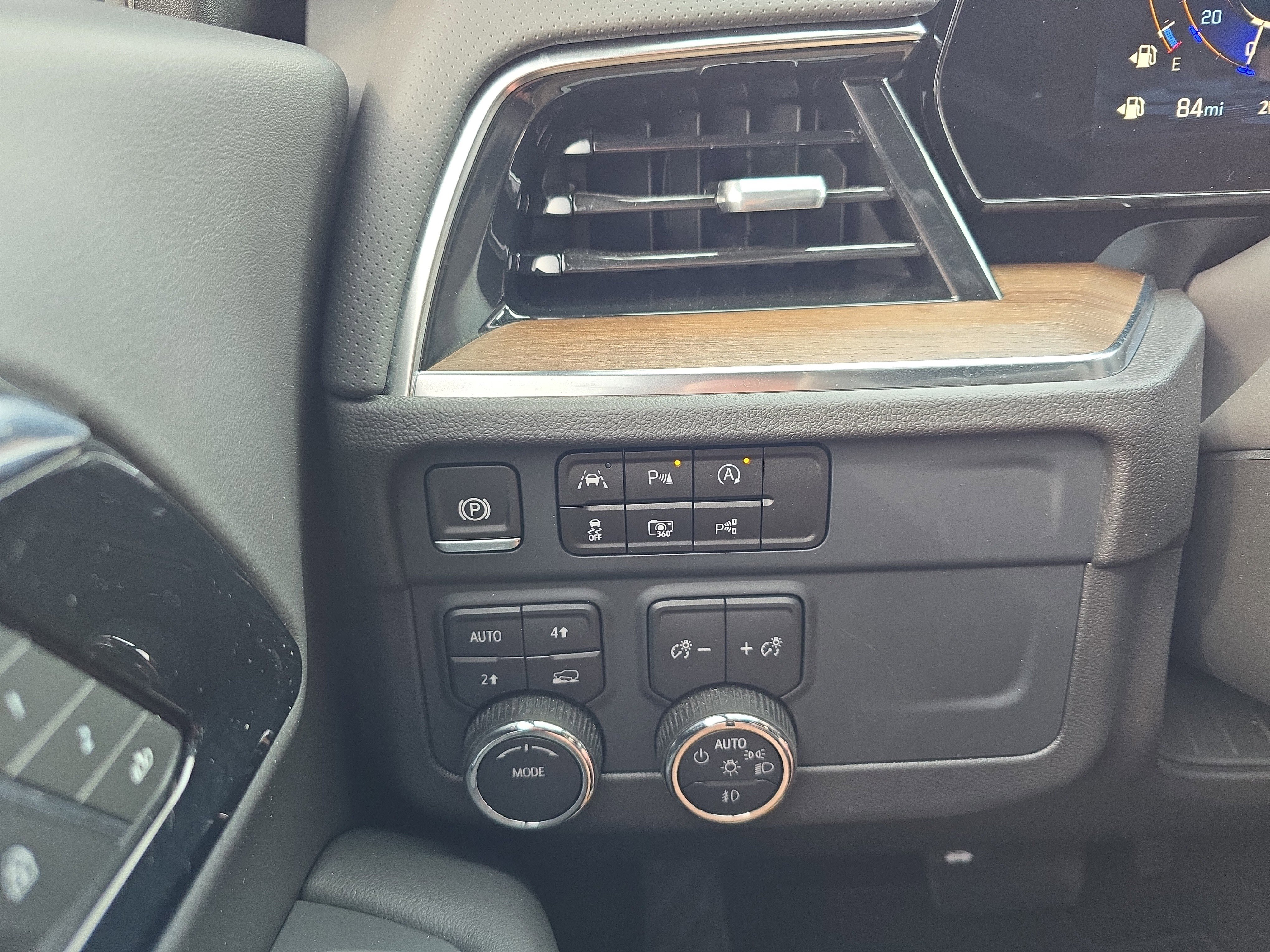 Used 2025 Chevrolet Tahoe High Country image 22