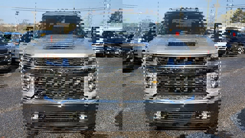 Certified 2022 Chevrolet Silverado 2500 LT w/ Convenience Package image 2