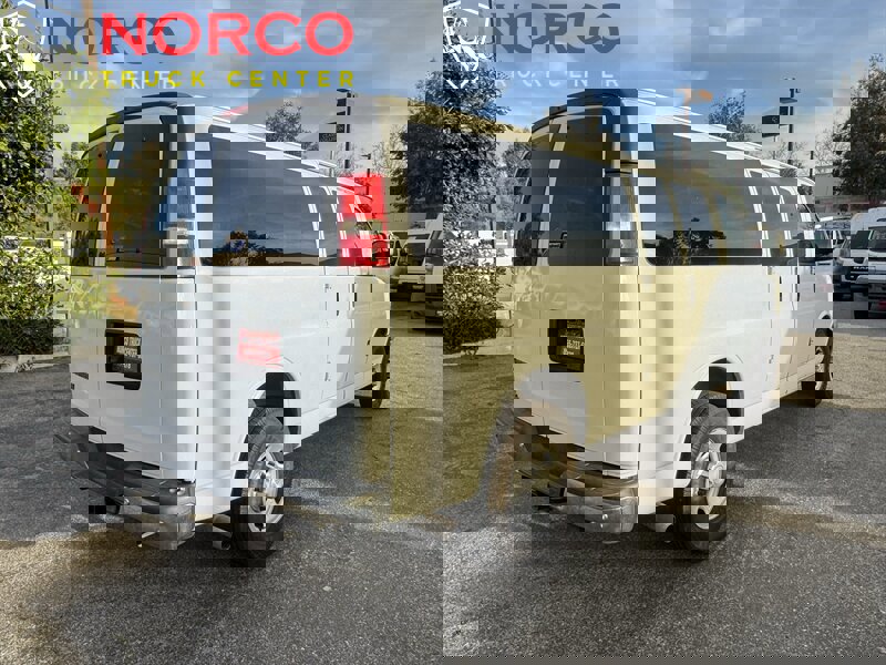 Used 2020 Chevrolet Express 3500 LT w/ LT Preferred Equipment Group RWD image 11