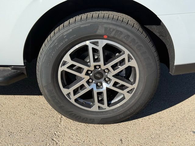 New 2025 Ford Expedition Active image 5