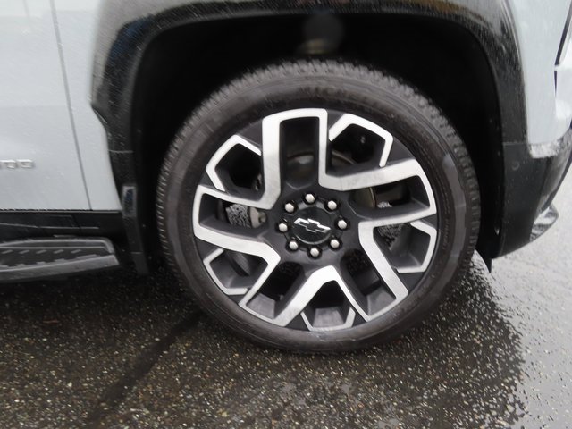 Used 2025 Chevrolet Silverado EV RST image 10