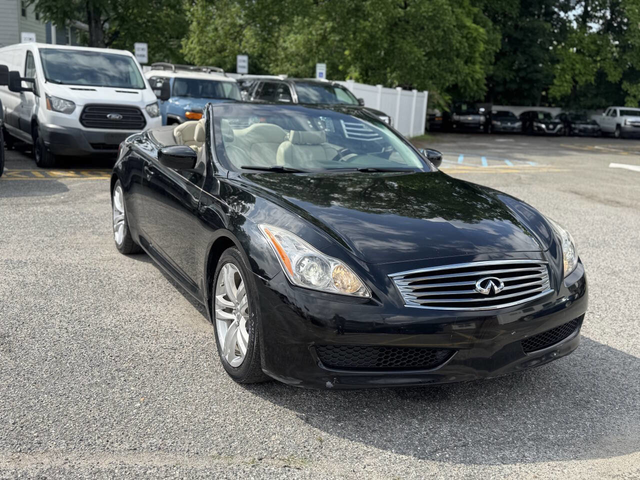 Used 2010 INFINITI G37 Base 2dr Convertible w/ Premium Pkg image 4