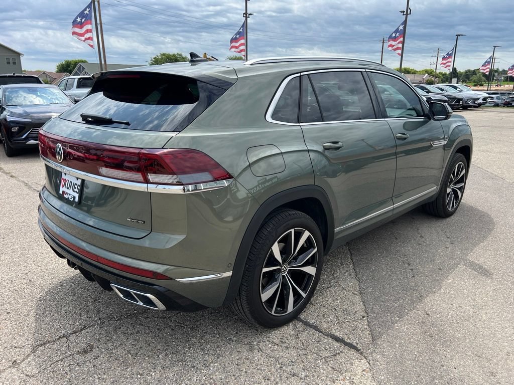 Used 2026 Volkswagen Atlas Cross Sport SEL Premium R-Line AWD/4WD image 10