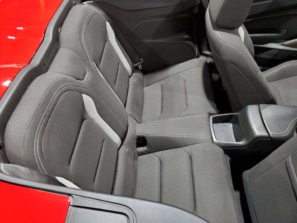 Used 2020 Chevrolet Camaro LT RWD image 18