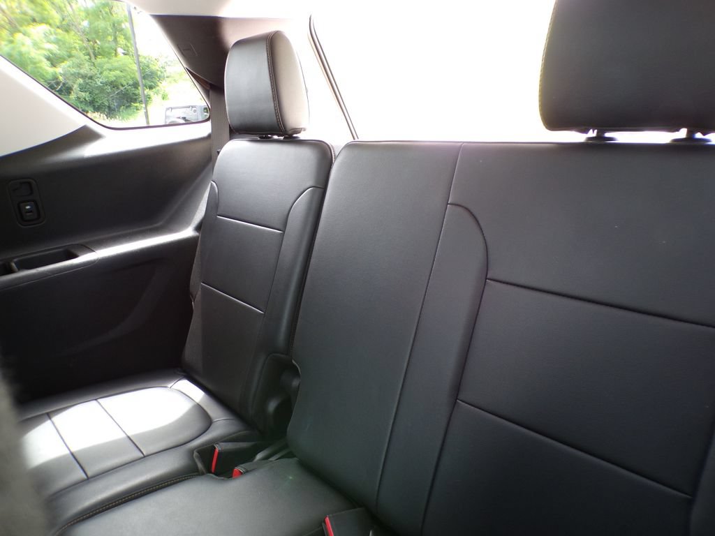 Used 2018 Chevrolet Traverse LT w/ LPO, Floor Liner Package AWD/4WD image 17