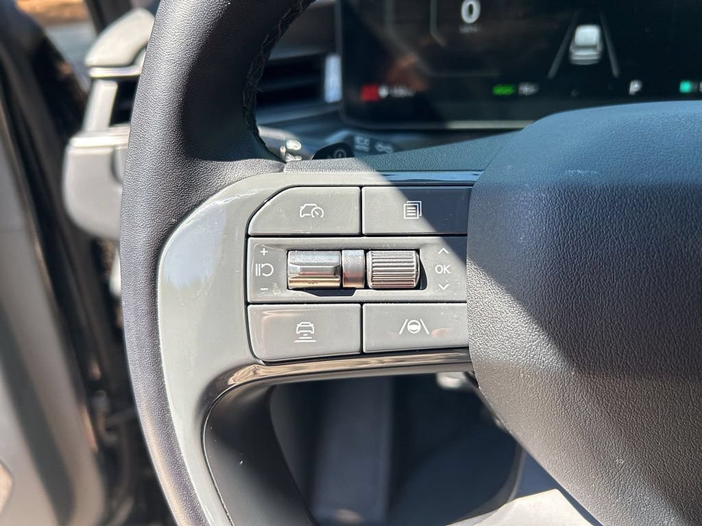 Used 2024 Kia EV9 Light Long Range RWD image 8