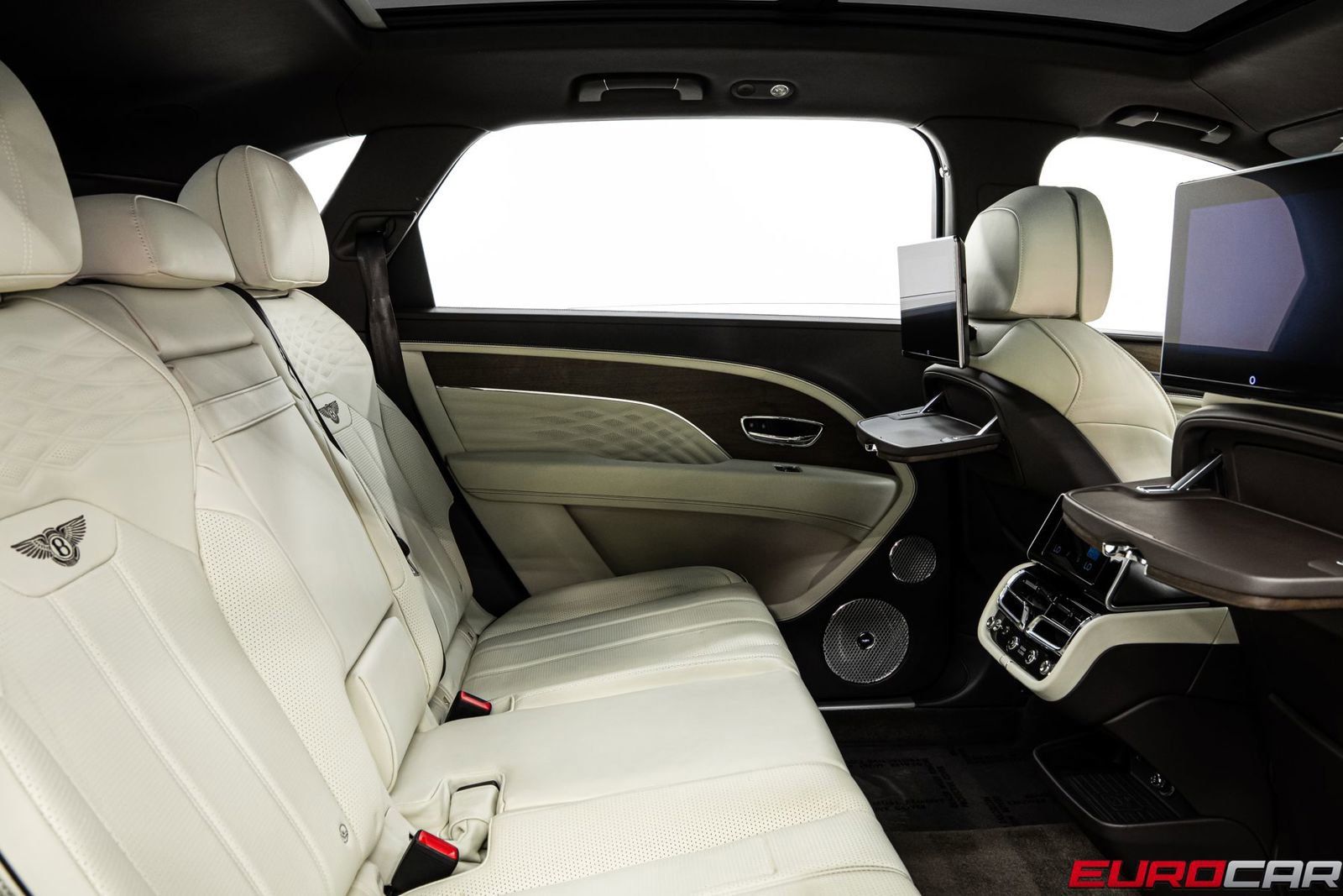 Used 2023 Bentley Bentayga Extended Wheelbase AWD/4WD image 37