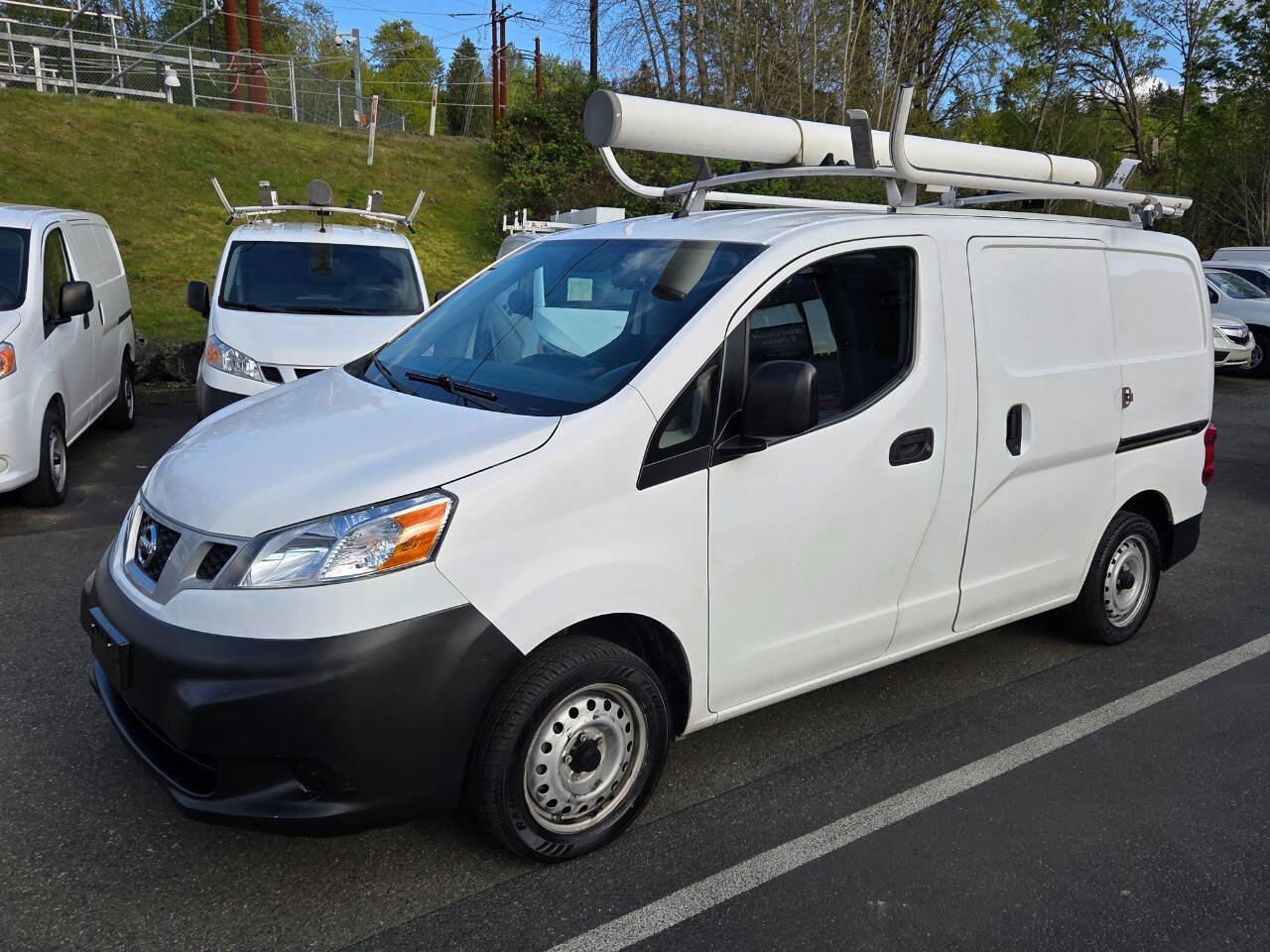 Used 2017 Nissan NV200 S w/ Cruise Control Package FWD image 3