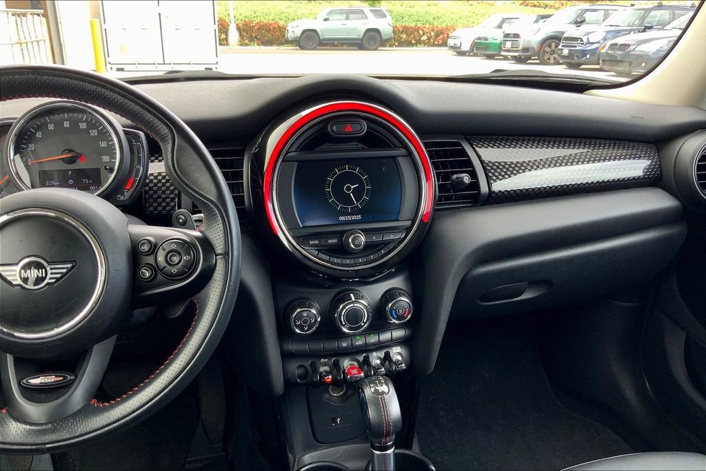 Used 2019 MINI Cooper S image 4